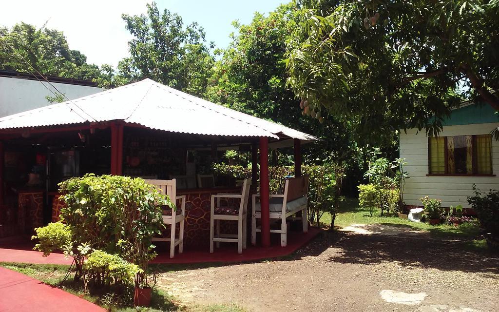 Shades Cottage Guesthouse Blue Hole Екстер'єр фото