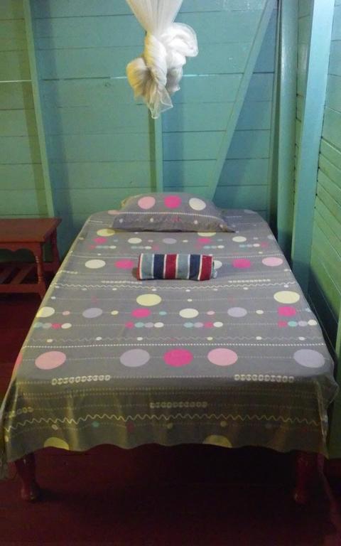 Shades Cottage Guesthouse Blue Hole Екстер'єр фото