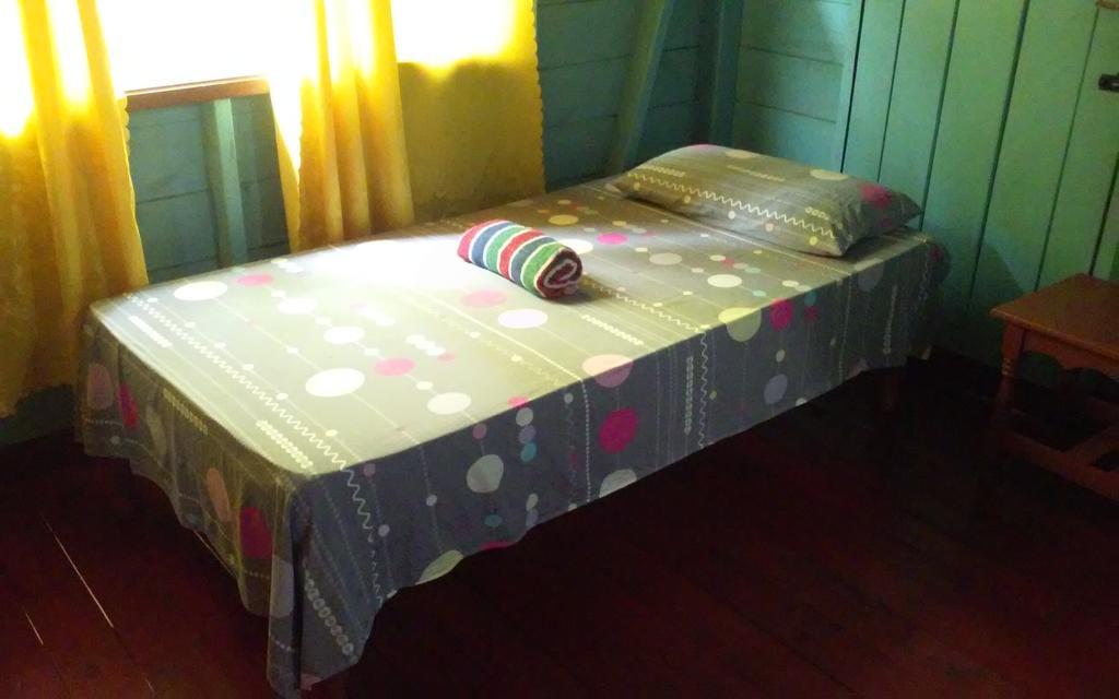 Shades Cottage Guesthouse Blue Hole Екстер'єр фото