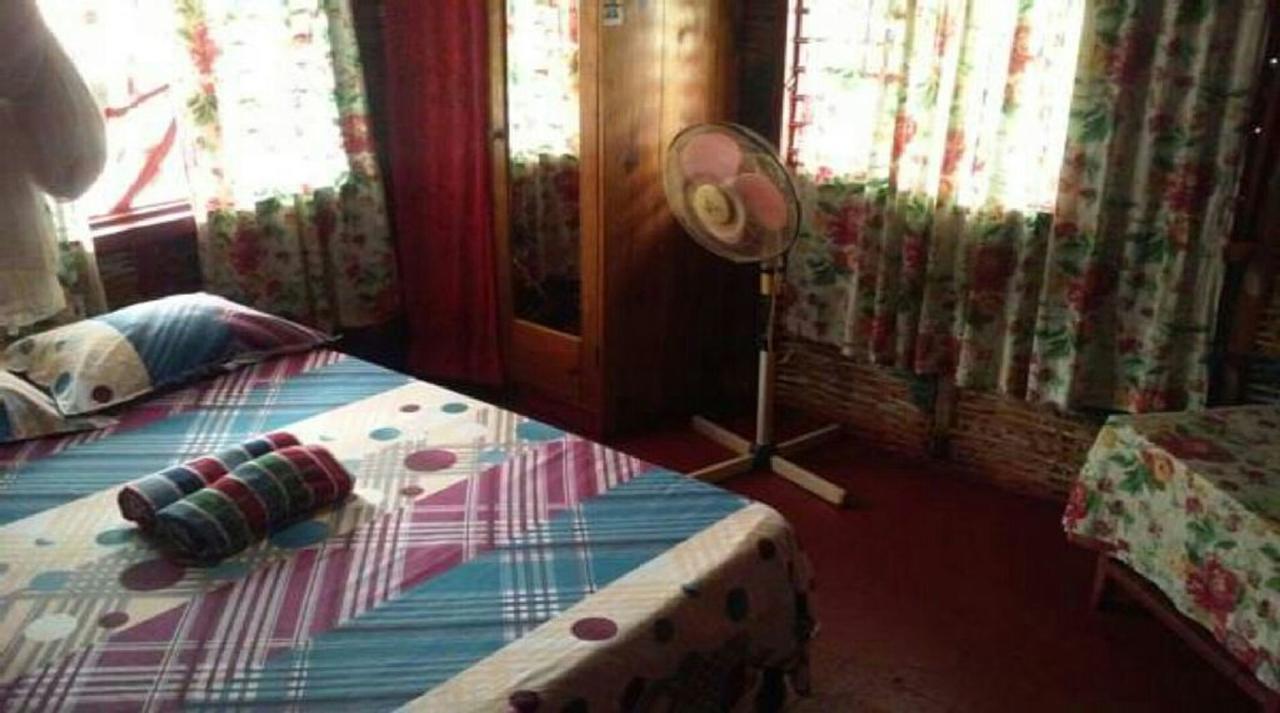 Shades Cottage Guesthouse Blue Hole Екстер'єр фото