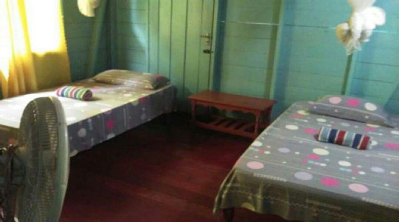Shades Cottage Guesthouse Blue Hole Екстер'єр фото