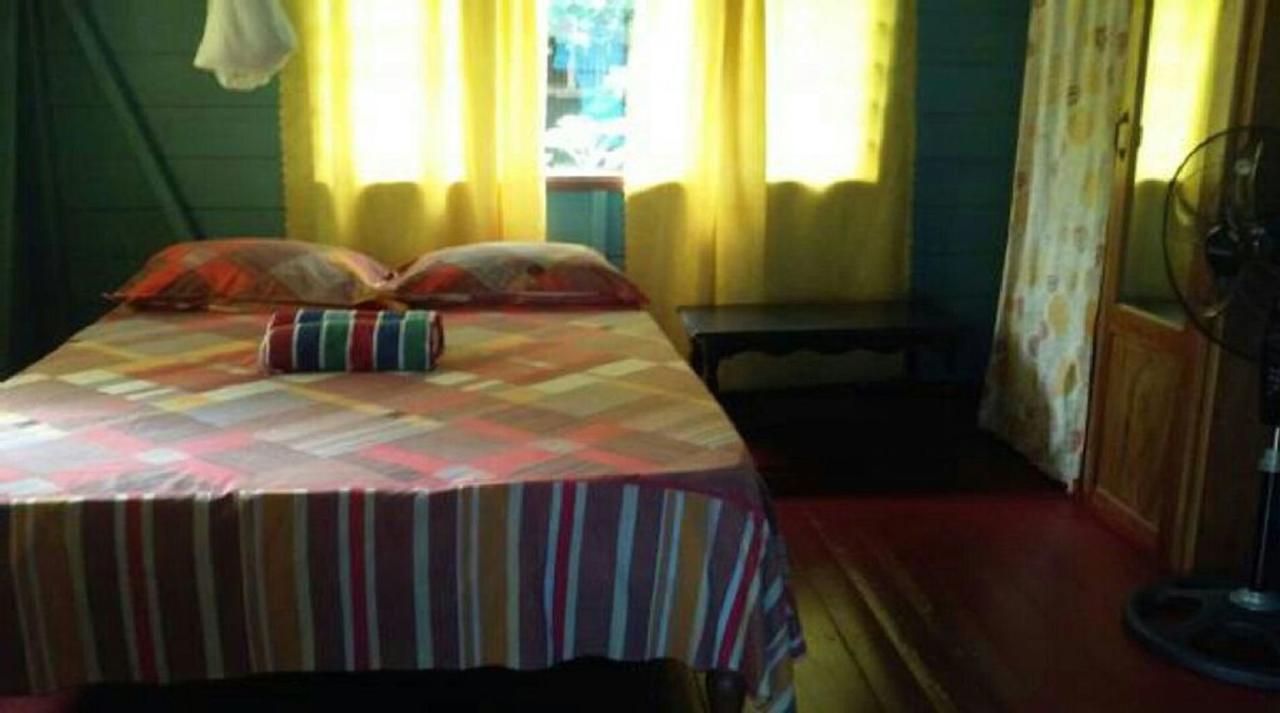 Shades Cottage Guesthouse Blue Hole Екстер'єр фото