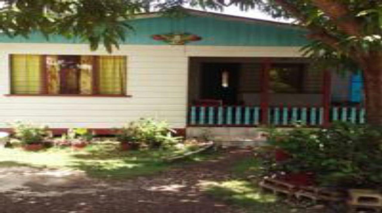 Shades Cottage Guesthouse Blue Hole Екстер'єр фото